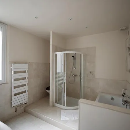 Nocleg ze śniadaniem La - 4*