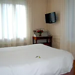 La - Paříž