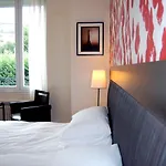 La - 4*