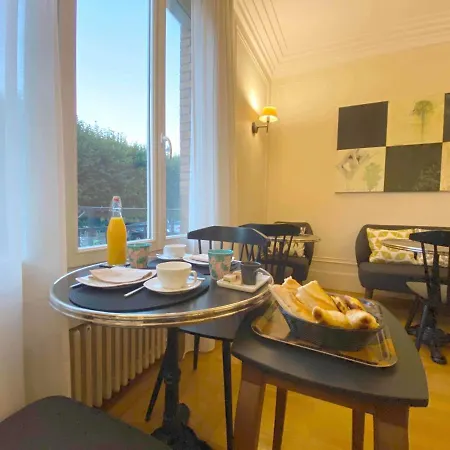 Couette-café La - 4*