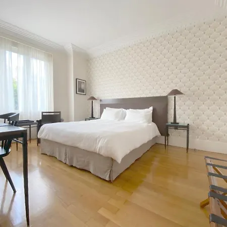 La - Couette-café 4*