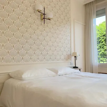 La - Bed & Breakfast 2*